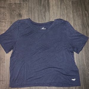 Hollister navy blue cropped tshirt. Size small.